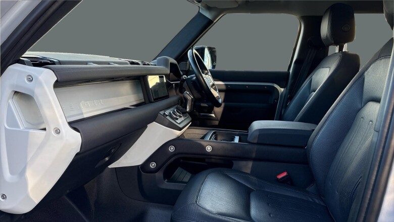 Land Rover Defender 3.0 D250 X-Dynamic S 110 5dr Auto Diesel Estate